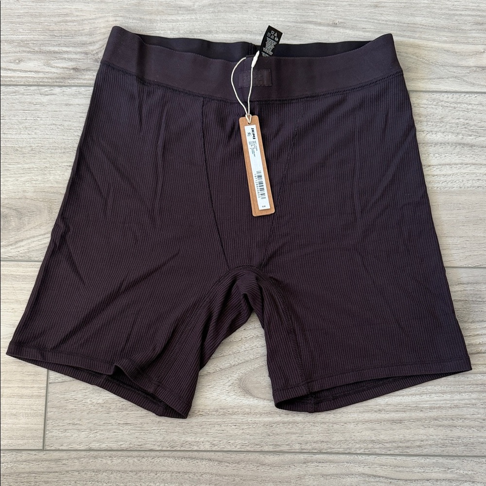 SKIMS NWT Ribbed High-Waist Boxer Shorts in Dark Brown Size S